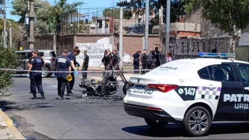 Persecución en Quilmes deja a dos policías muertos y una familia herida